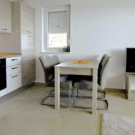 Appartement Family Friendly With A Swimming Pool - 19147