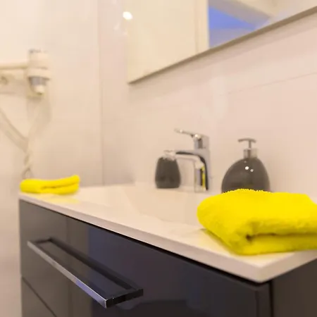 Family Friendly With A Swimming Pool - 19147 Apartment Makarska