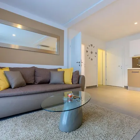 Family Friendly With A Swimming Pool - 19147 Apartment Makarska