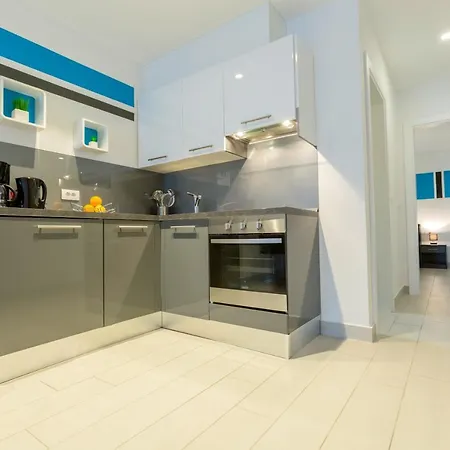 Family Friendly With A Swimming Pool - 19147 Apartment Makarska