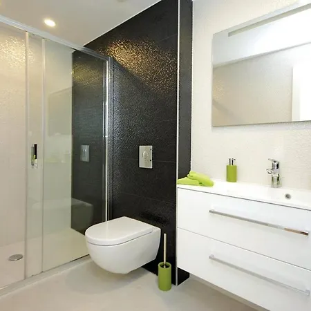 Family Friendly With A Swimming Pool - 19147 Apartment Makarska