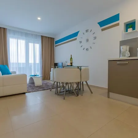 Family Friendly With A Swimming Pool - 19147 Apartment *
