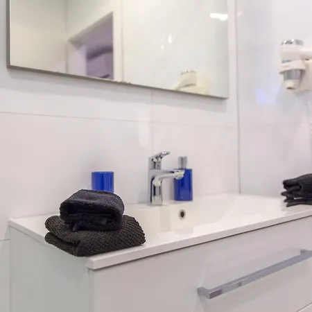 Family Friendly With A Swimming Pool - 19147 Apartment *